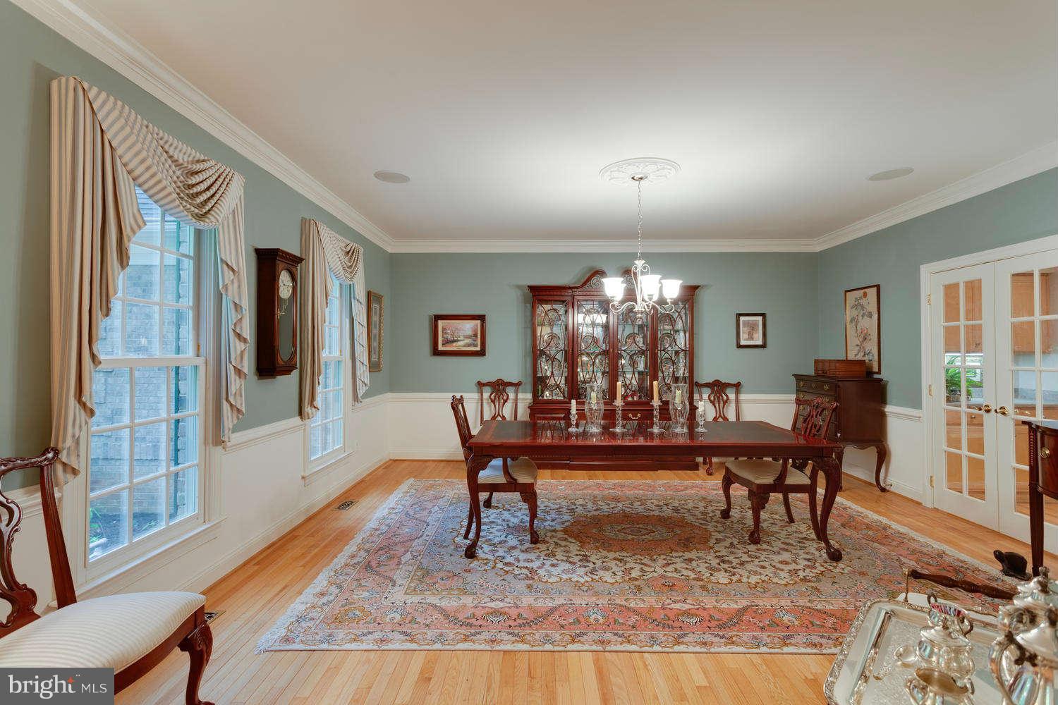 7054 Balmoral Forest Road Clifton, VA 20124 - Photo 4 of 30 Dining Room