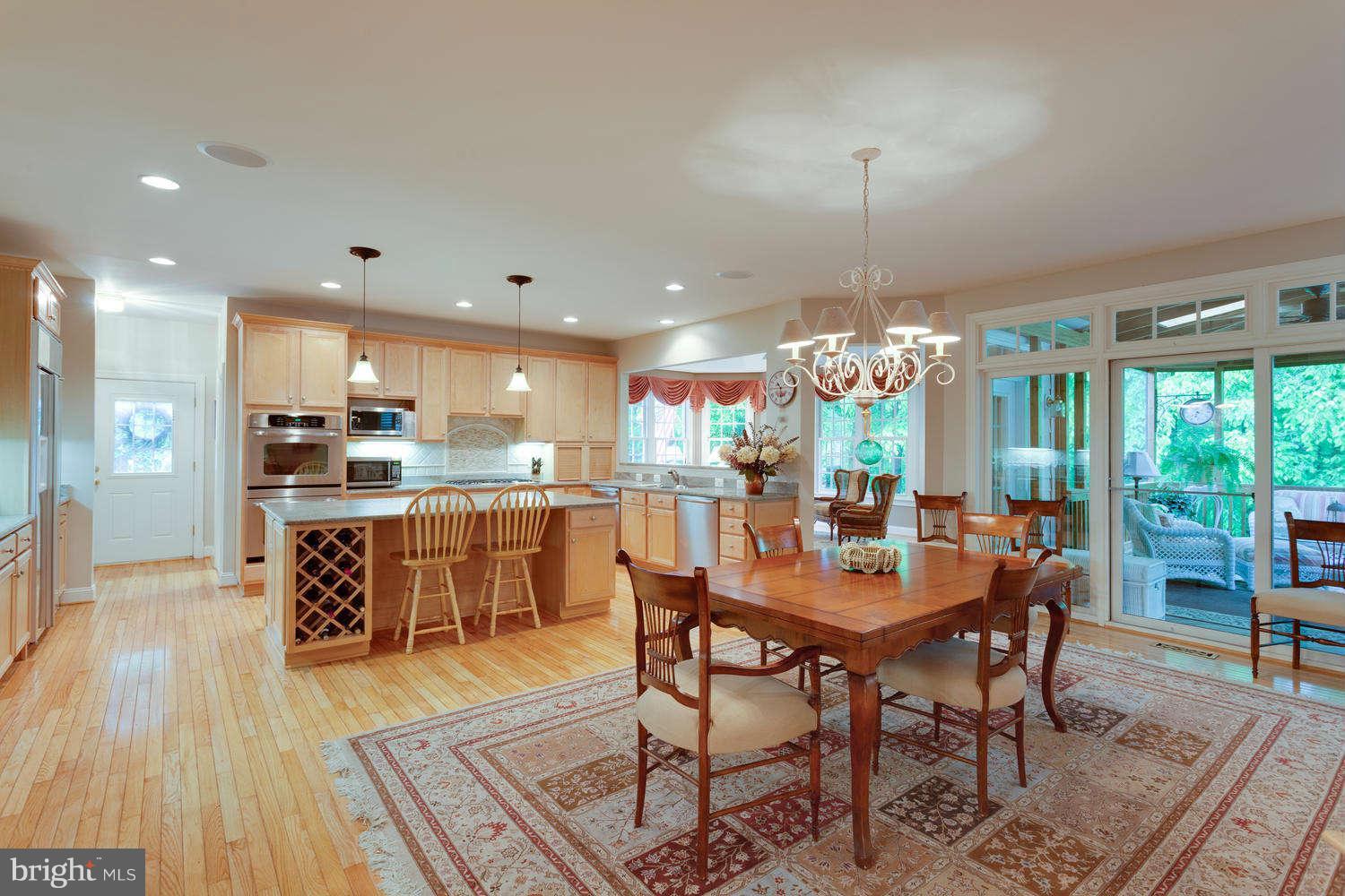 7054 Balmoral Forest Road Clifton, VA 20124 - Photo 8 of 30 Kitchen
