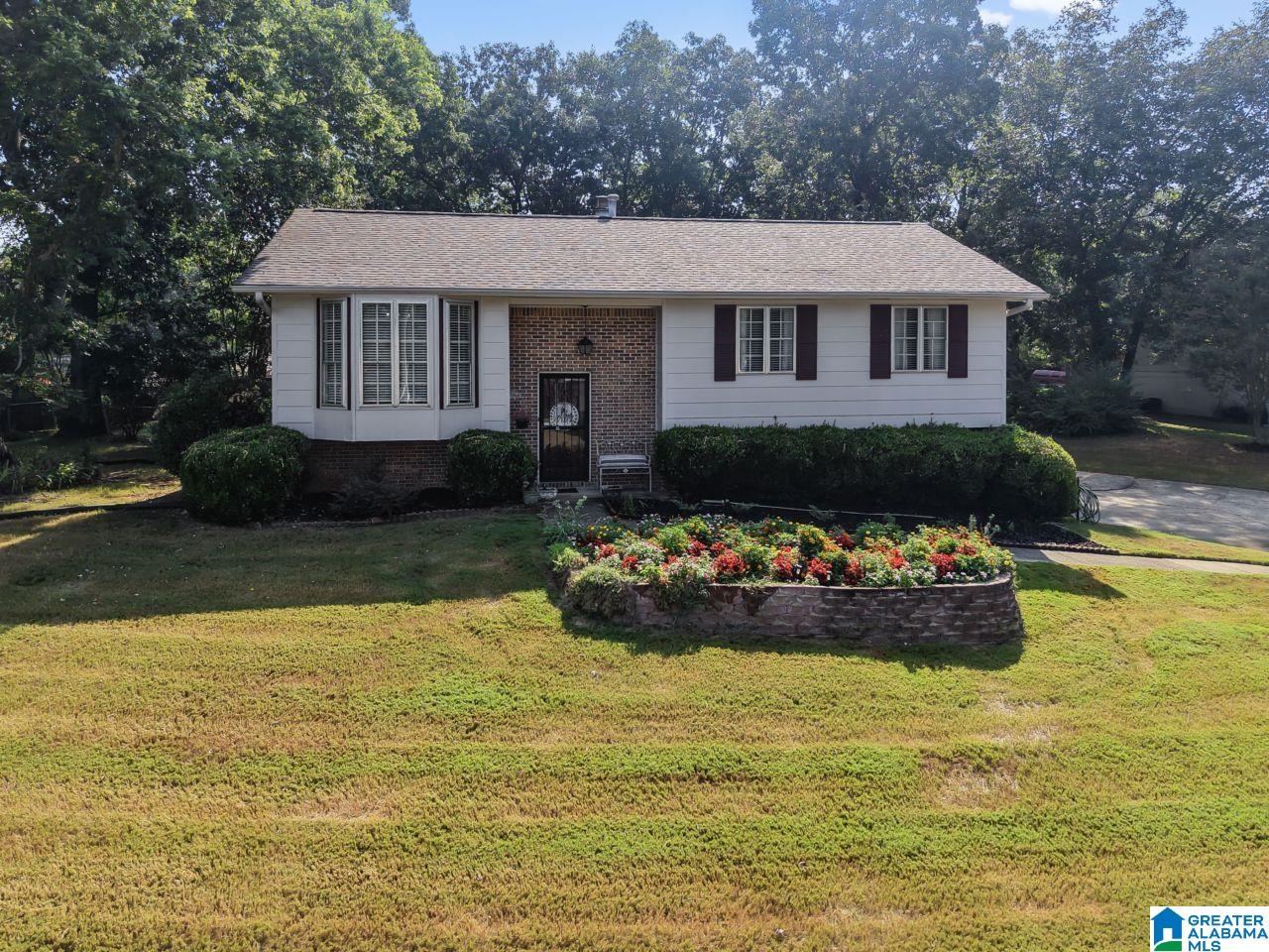 1717 Gardenridge Road Gardendale, AL 35071 - Photo 2 of 19
