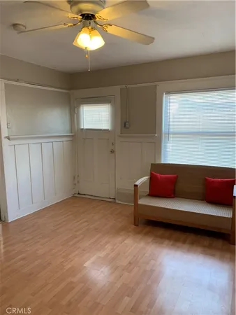 $2,550 | 384 West 15th Street, San Pedro, CA 90731