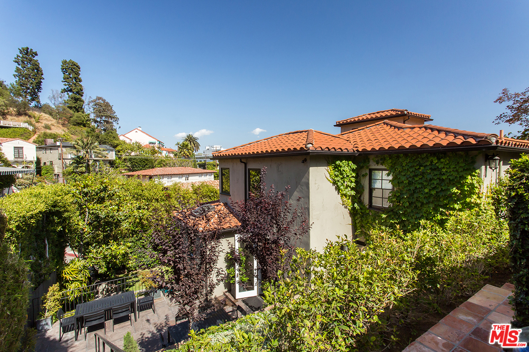 1427 Queens Road Los Angeles, CA 90069 - Photo 16 of 30 Gallery Image 16
