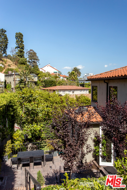 1427 Queens Road Los Angeles, CA 90069 - Photo 17 of 30 Gallery Image 17