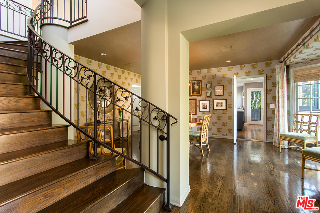 1427 Queens Road Los Angeles, CA 90069 - Photo 27 of 30 Gallery Image 27