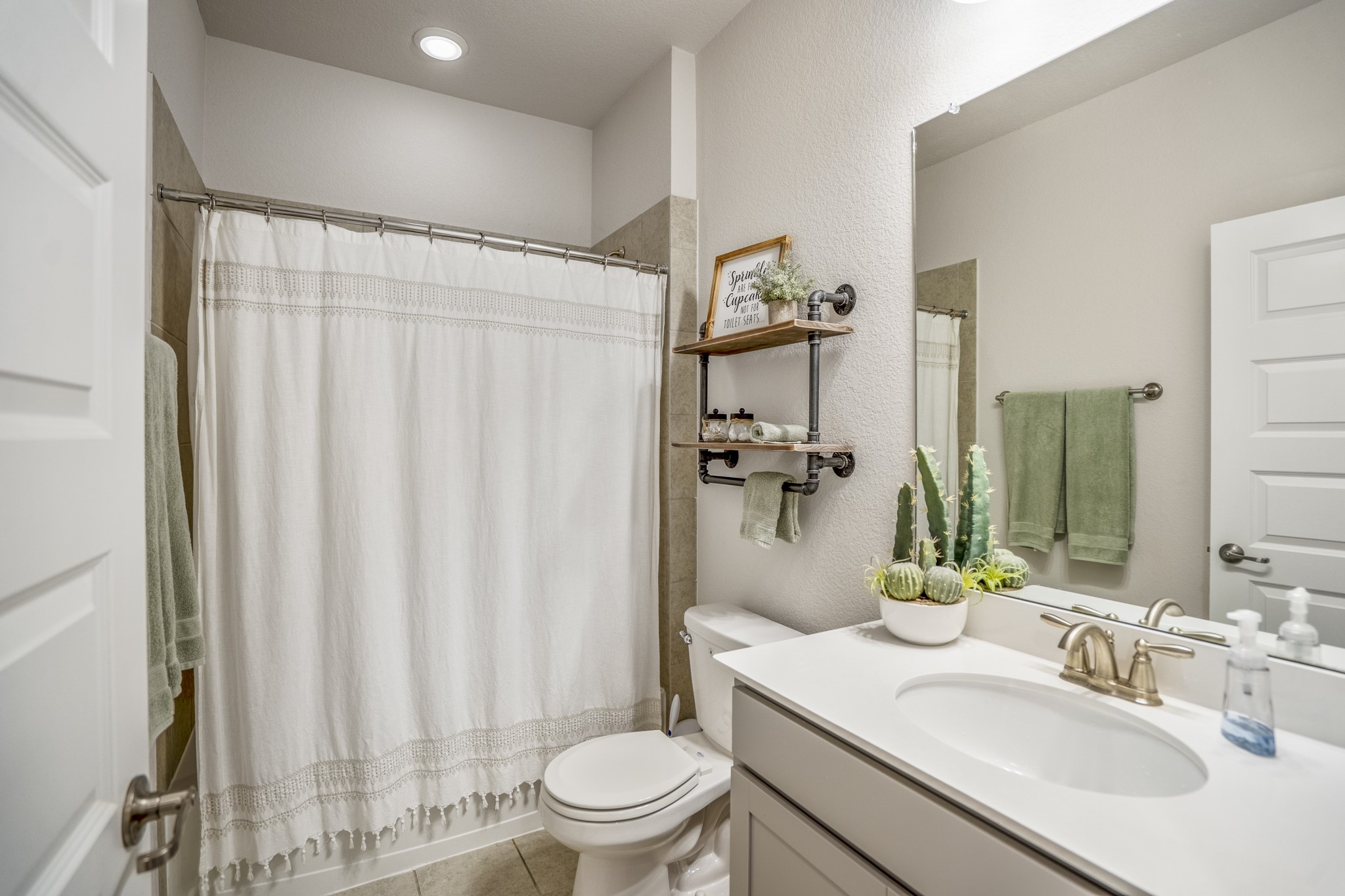 27981 Seger Bnd Trail Spring, TX 77386 - Photo 5 of 42 Secondary bath on 1st floor