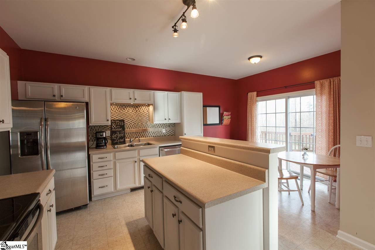 608 Sunset Maple Court Fountain Inn, SC 29644 - Photo 7 of 27 Gallery Image 7