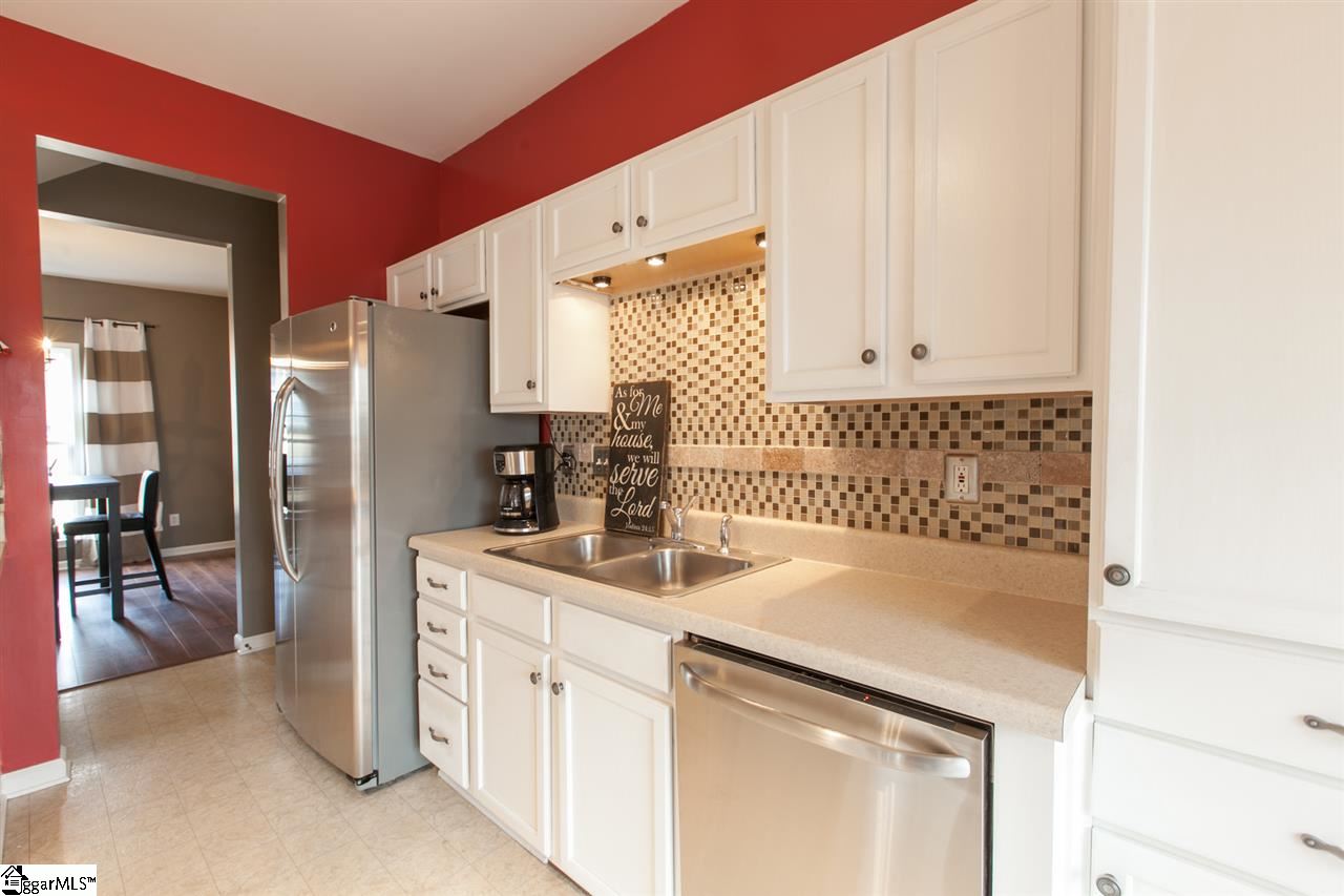 608 Sunset Maple Court Fountain Inn, SC 29644 - Photo 10 of 27 Gallery Image 10
