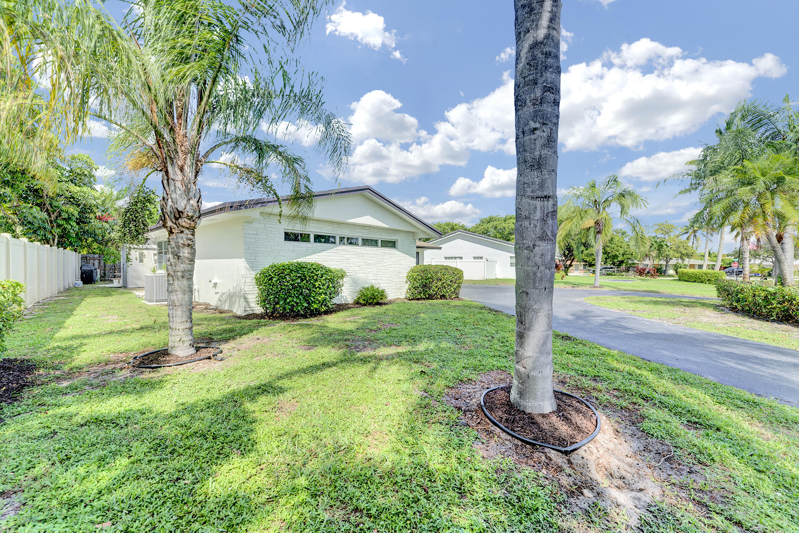 625 Linnet Circle Delray Beach, FL 33444 - Photo 2 of 20 _DSC6172