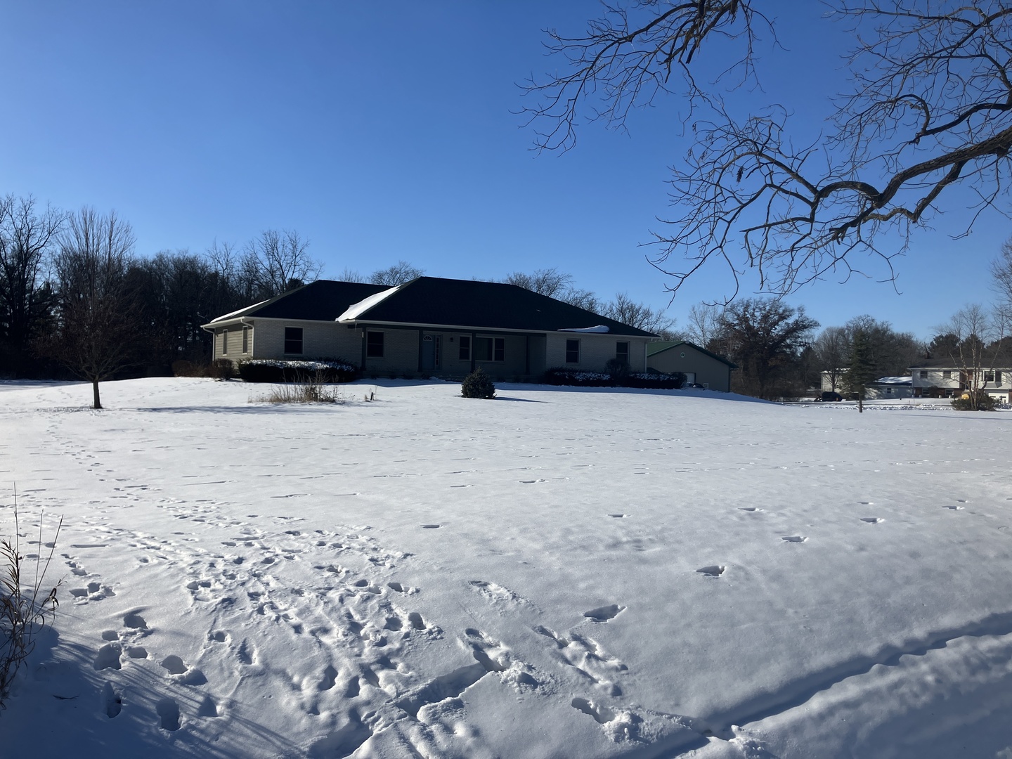 22113 Carmack Road Marengo, IL 60152 - Photo 3 of 46 Gallery Image 3