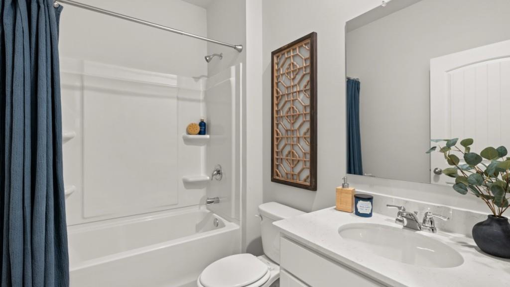 81 Buckthorn Way Dallas, GA 30132 - Photo 12 of 33 a bathroom with a sink toilet and shower