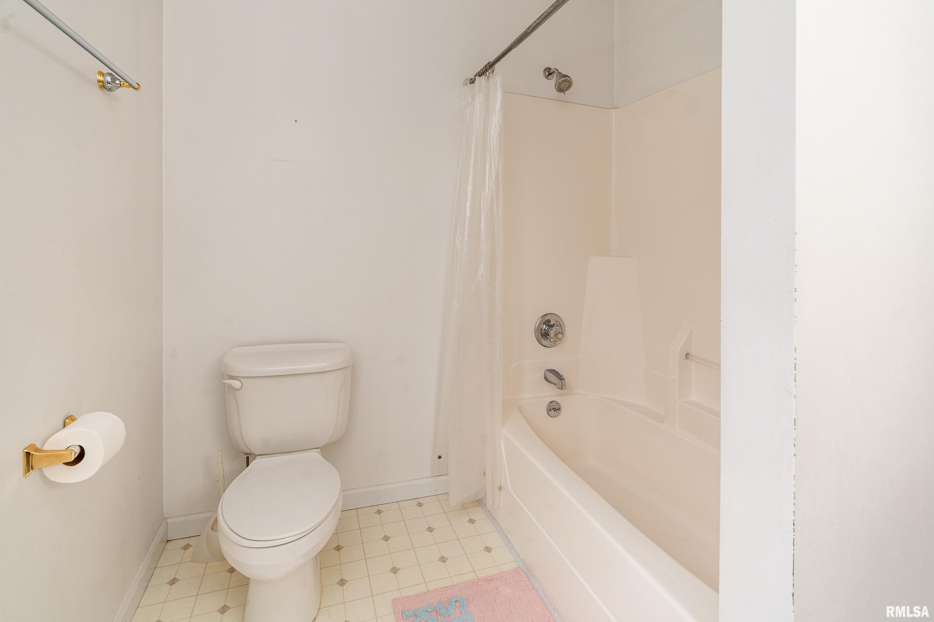 1504 Sycamore Road Carterville, IL 62918 - Photo 33 of 46 Gallery Image 33