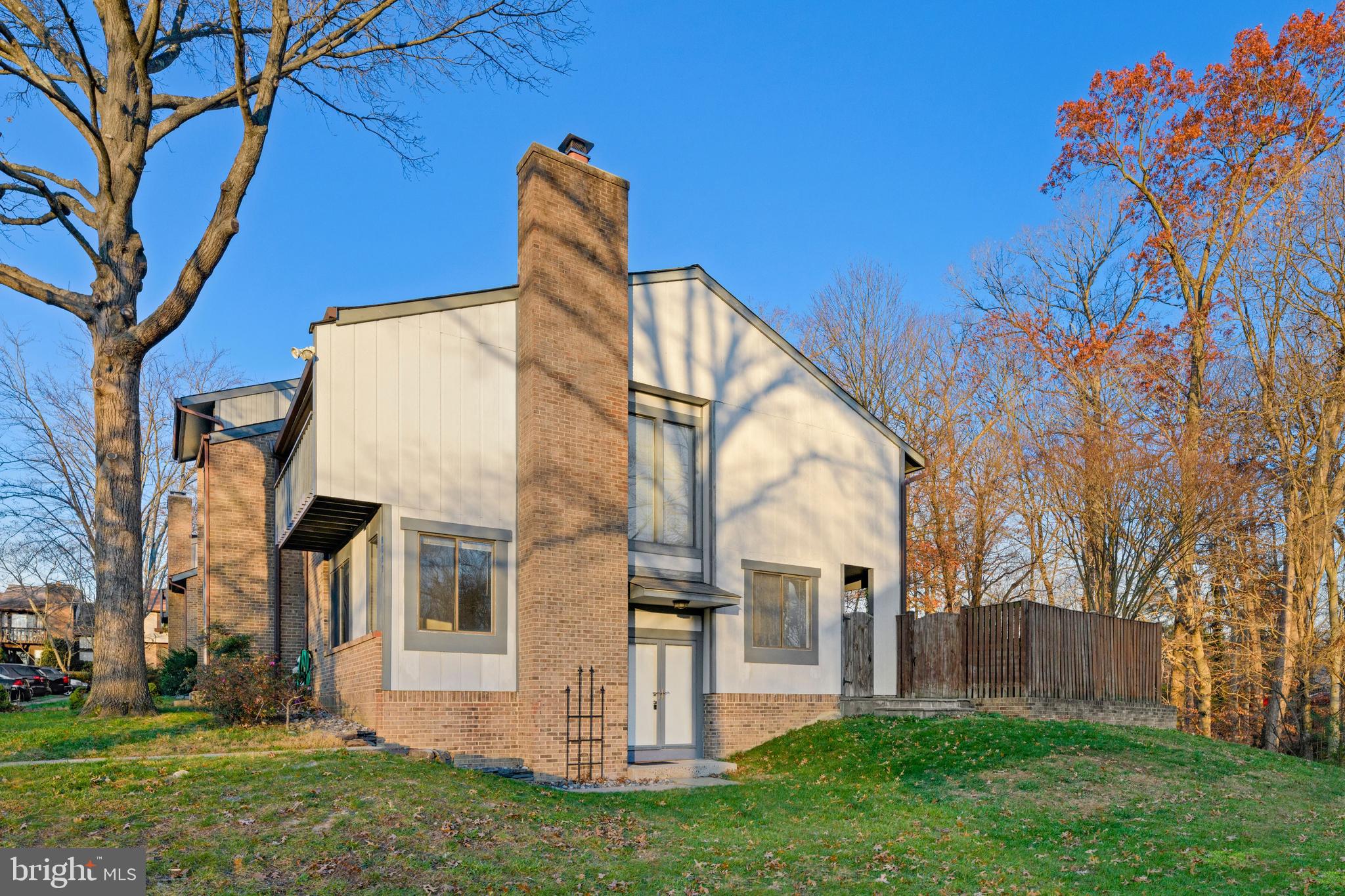 8527 Jenner Court Springfield, VA 22153 - Photo 2 of 36 Gallery Image 2
