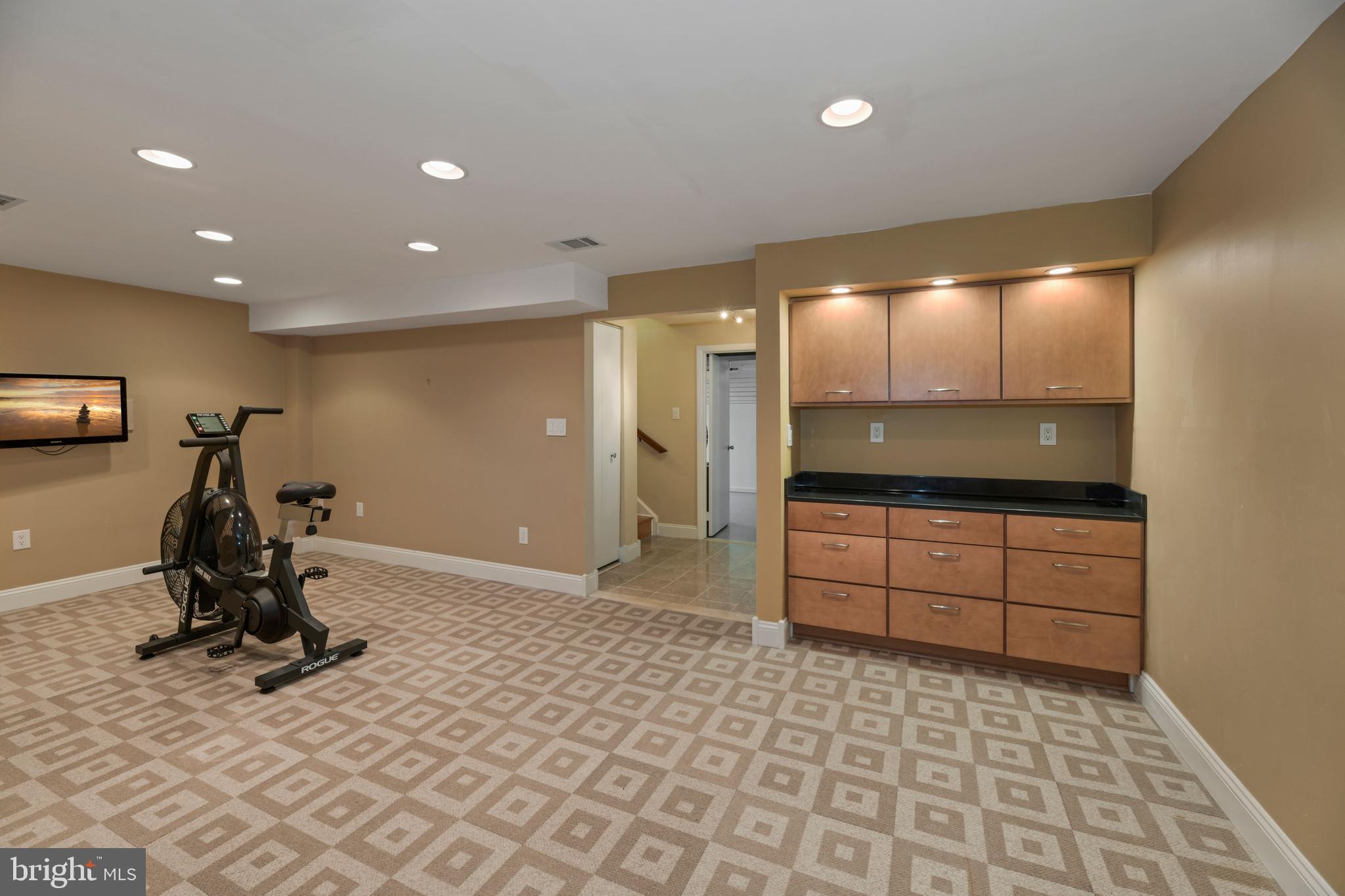 8527 Jenner Court Springfield, VA 22153 - Photo 29 of 36 Gallery Image 29