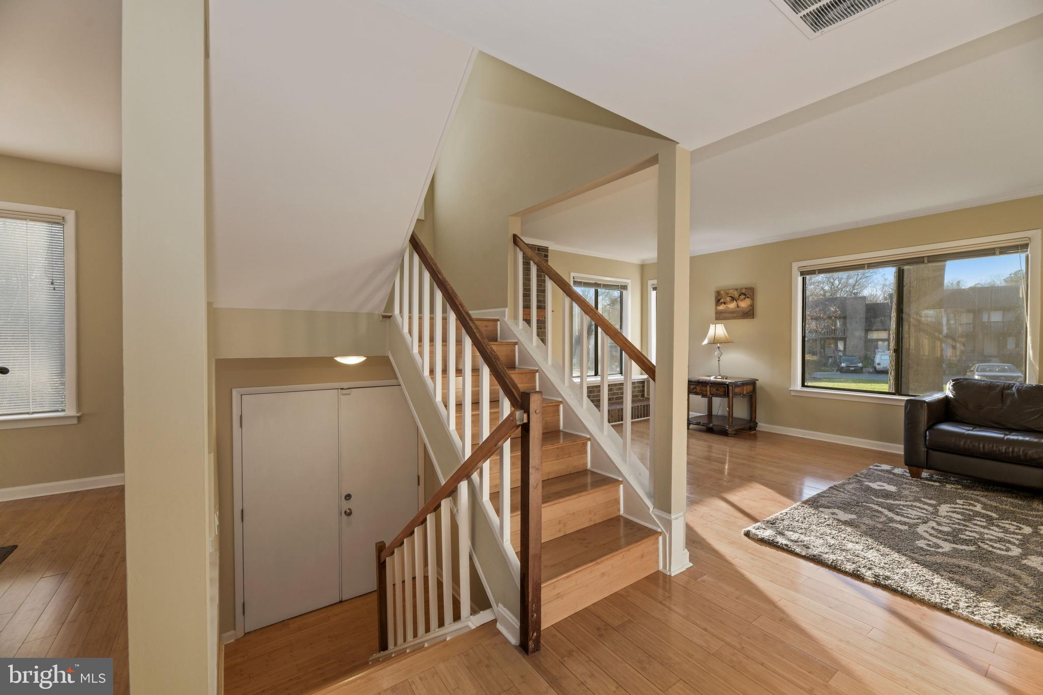 8527 Jenner Court Springfield, VA 22153 - Photo 4 of 36 Gallery Image 4