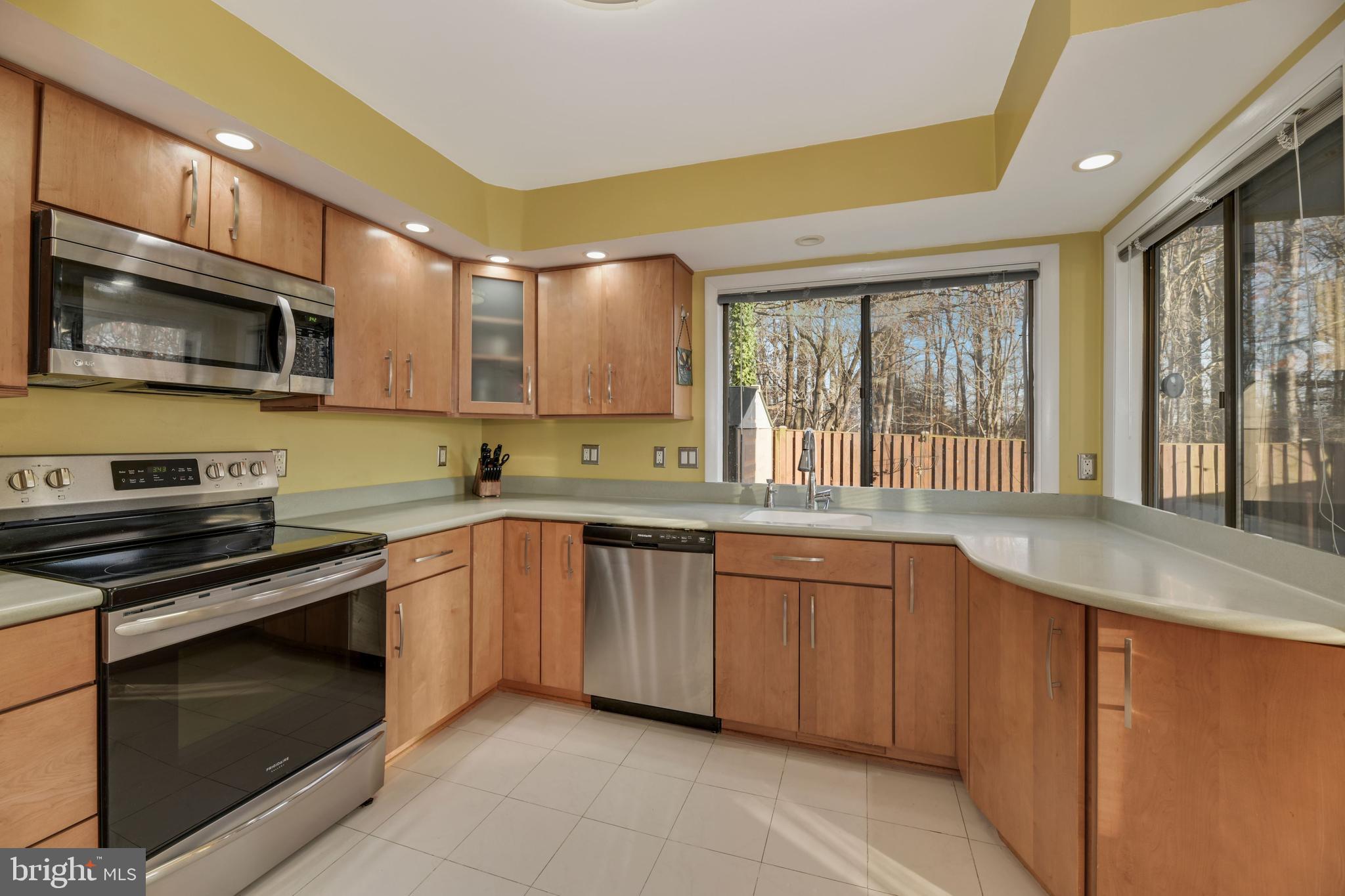 8527 Jenner Court Springfield, VA 22153 - Photo 8 of 36 Gallery Image 8