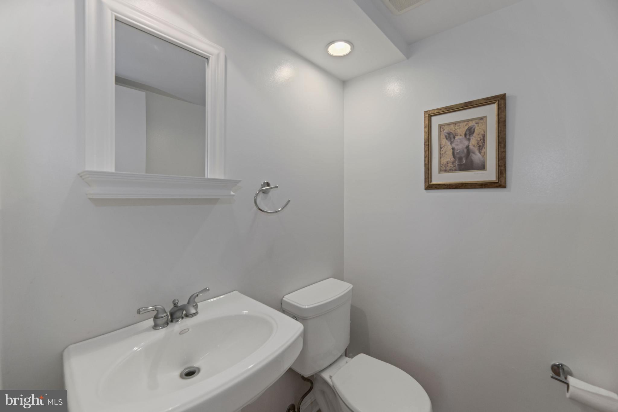 8527 Jenner Court Springfield, VA 22153 - Photo 10 of 36 Gallery Image 10