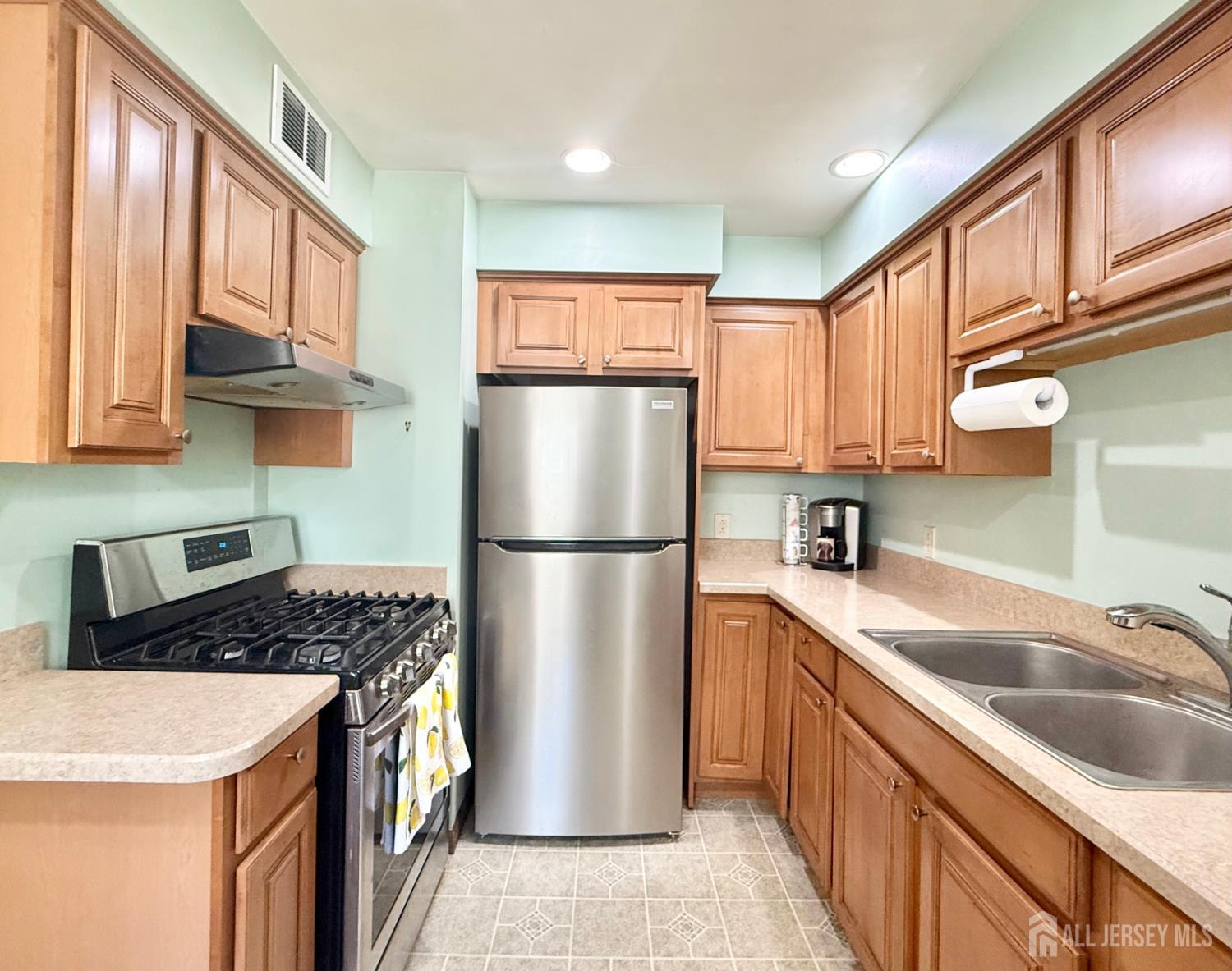 105 Old Post Road Edison, NJ 08817 - Photo 2 of 20