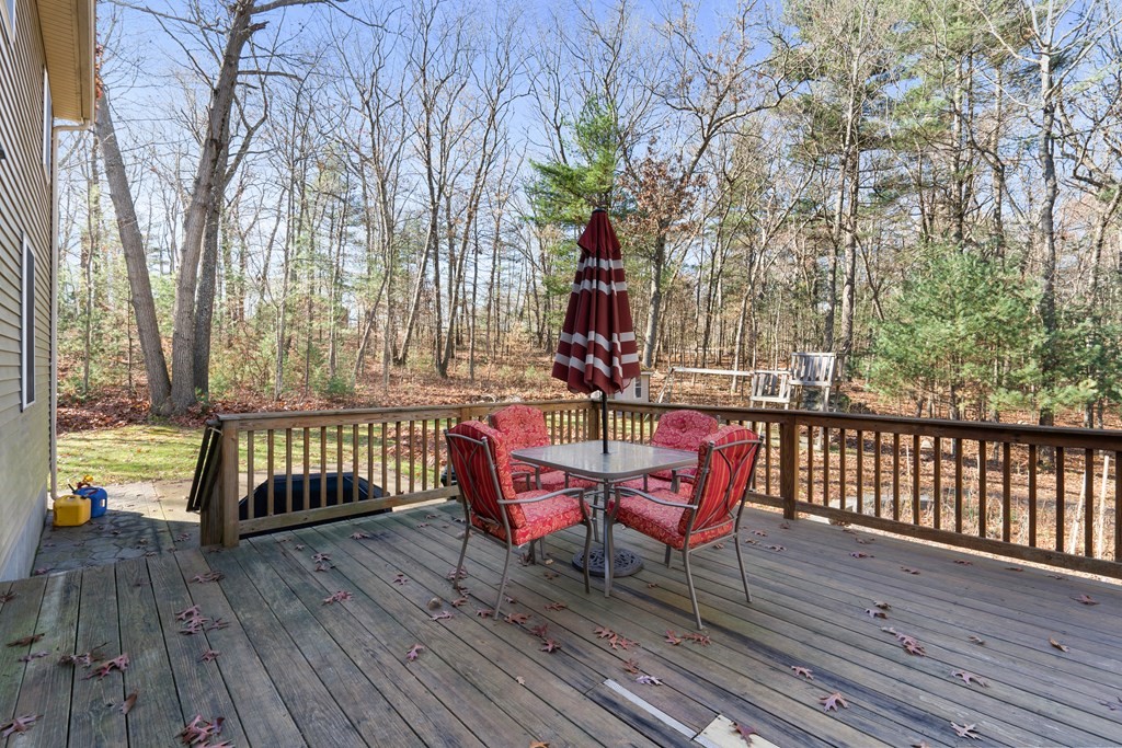 433 Smith Hill Road Burrillville, RI 02830 - Photo 10 of 37