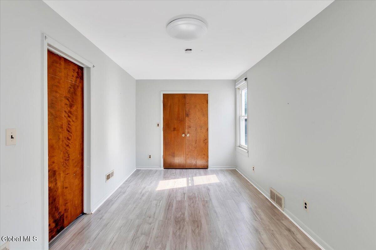 1831 Eastern Parkway Schenectady, NY 12309 - Photo 21 of 53 20-1831 Eastern Pkwy-20