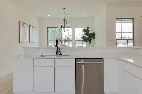 $3,000 | 1601 Sea Breeze Lane, Azle, TX 76020