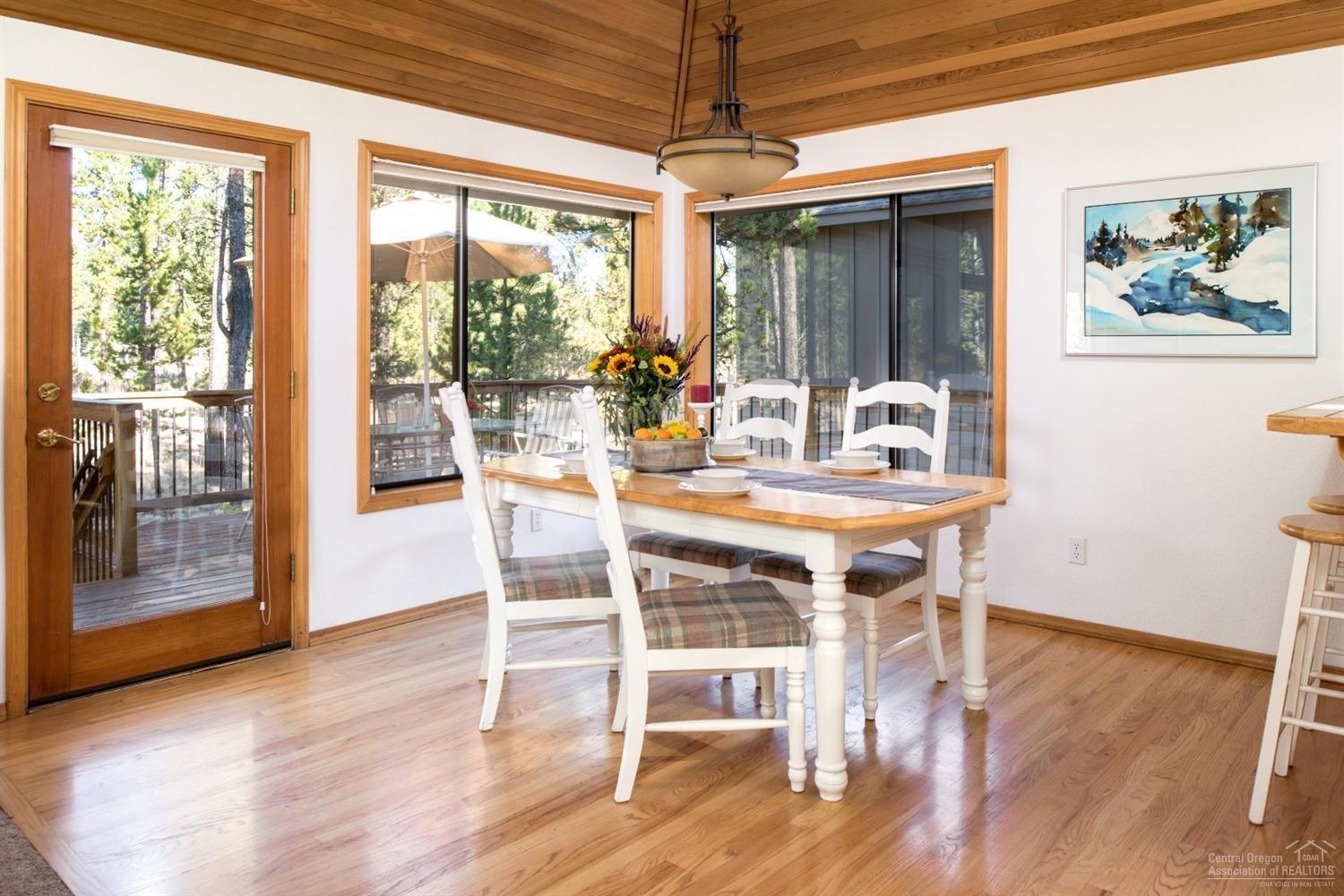 4 Bittern Lane Sunriver, OR 97707 - Photo 4 of 20 Grab a cup of coffee and enjoy meals wit