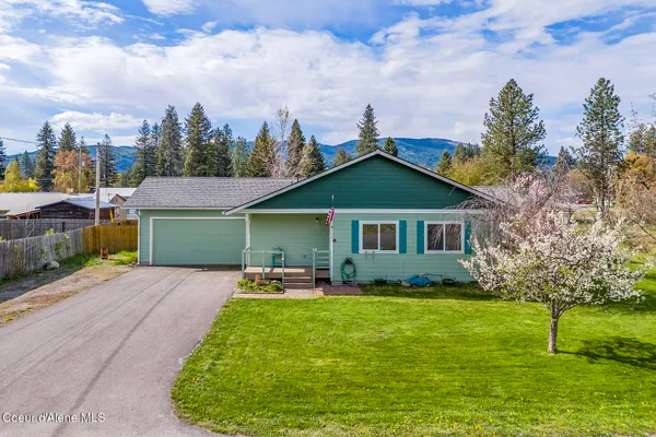 $430,000 | 372 Glidden Avenue, Priest River, ID 83856