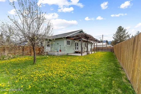 $430,000 | 372 Glidden Avenue, Priest River, ID 83856