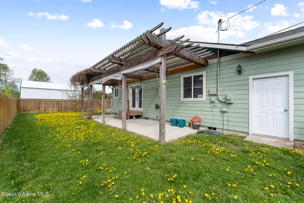 $430,000 | 372 Glidden Avenue, Priest River, ID 83856