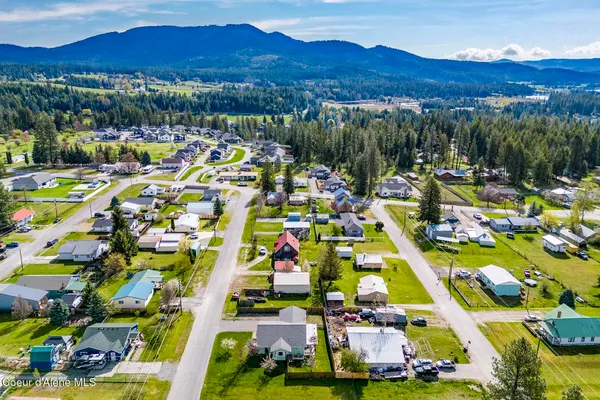 $430,000 | 372 Glidden Avenue, Priest River, ID 83856