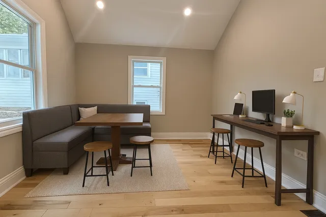 $379,000 | 102 Center Street, Algonquin, IL 60102