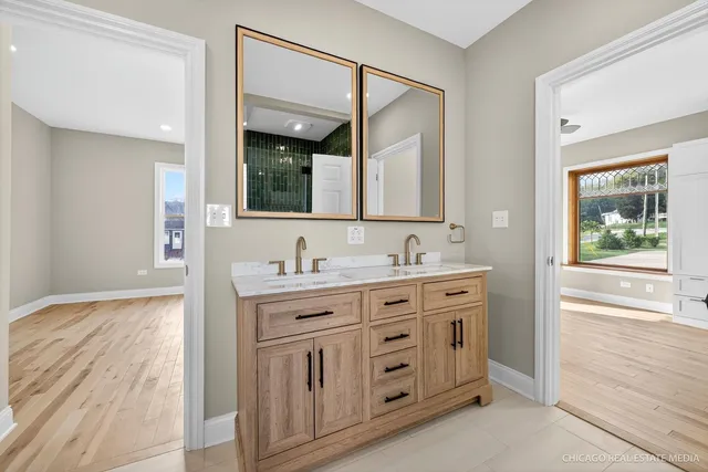 $379,000 | 102 Center Street, Algonquin, IL 60102