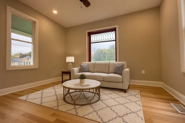 $379,000 | 102 Center Street, Algonquin, IL 60102