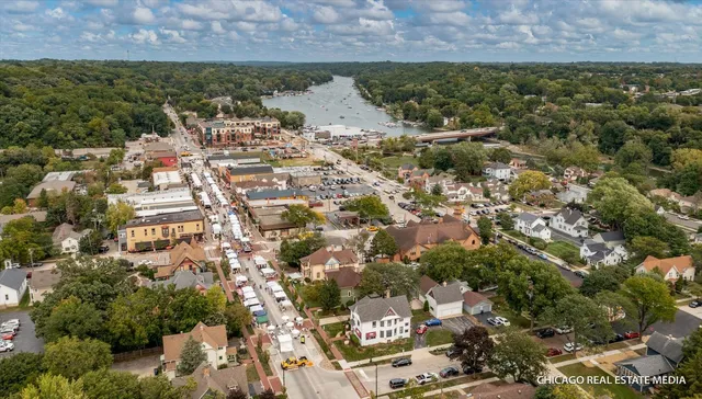 $379,000 | 102 Center Street, Algonquin, IL 60102