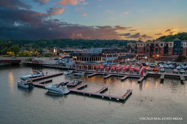 $379,000 | 102 Center Street, Algonquin, IL 60102