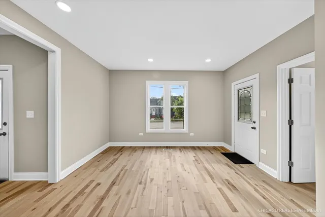 $379,000 | 102 Center Street, Algonquin, IL 60102