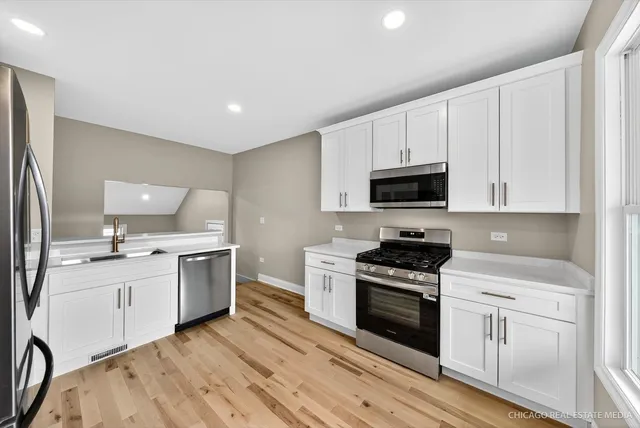 $379,000 | 102 Center Street, Algonquin, IL 60102