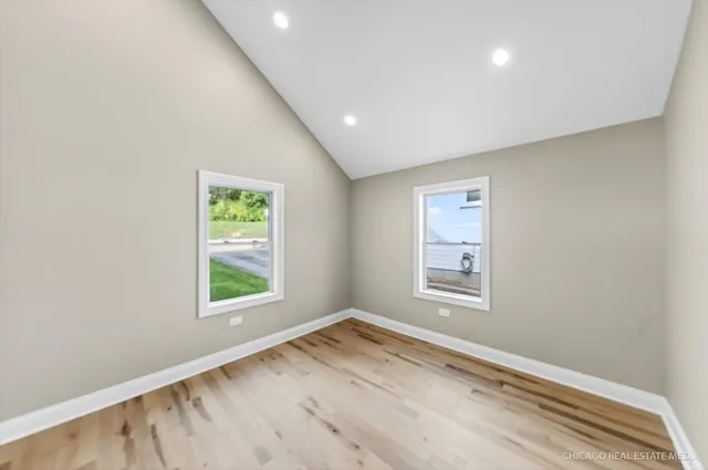 $379,000 | 102 Center Street, Algonquin, IL 60102