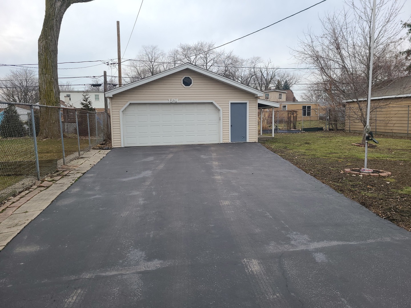 6806 Maple Court Bridgeview, IL 60455 - Photo 3 of 26 a house view with a garden space