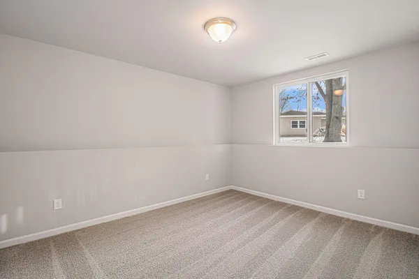 $339,900 | 1047 Caspia Avenue, Vicksburg, MI 49097