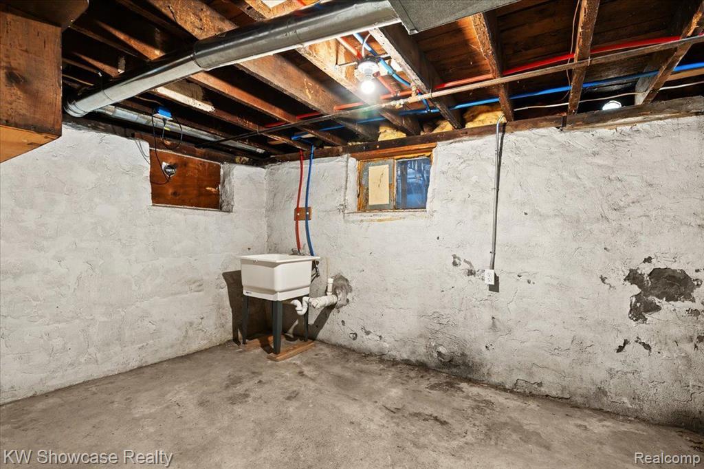 4941 Davison Road Lapeer, MI 48446 - Photo 37 of 40