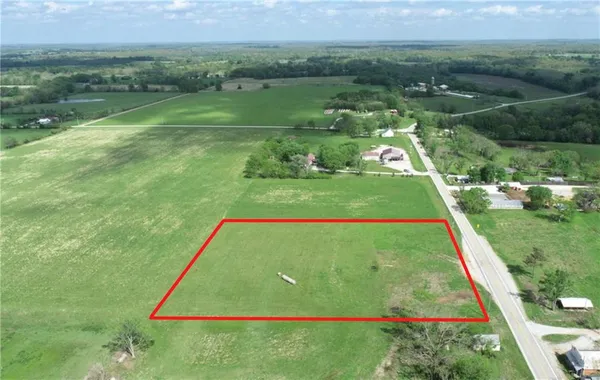 $49,500 | 6777 East 32nd Highway, Stockton, MO 65785