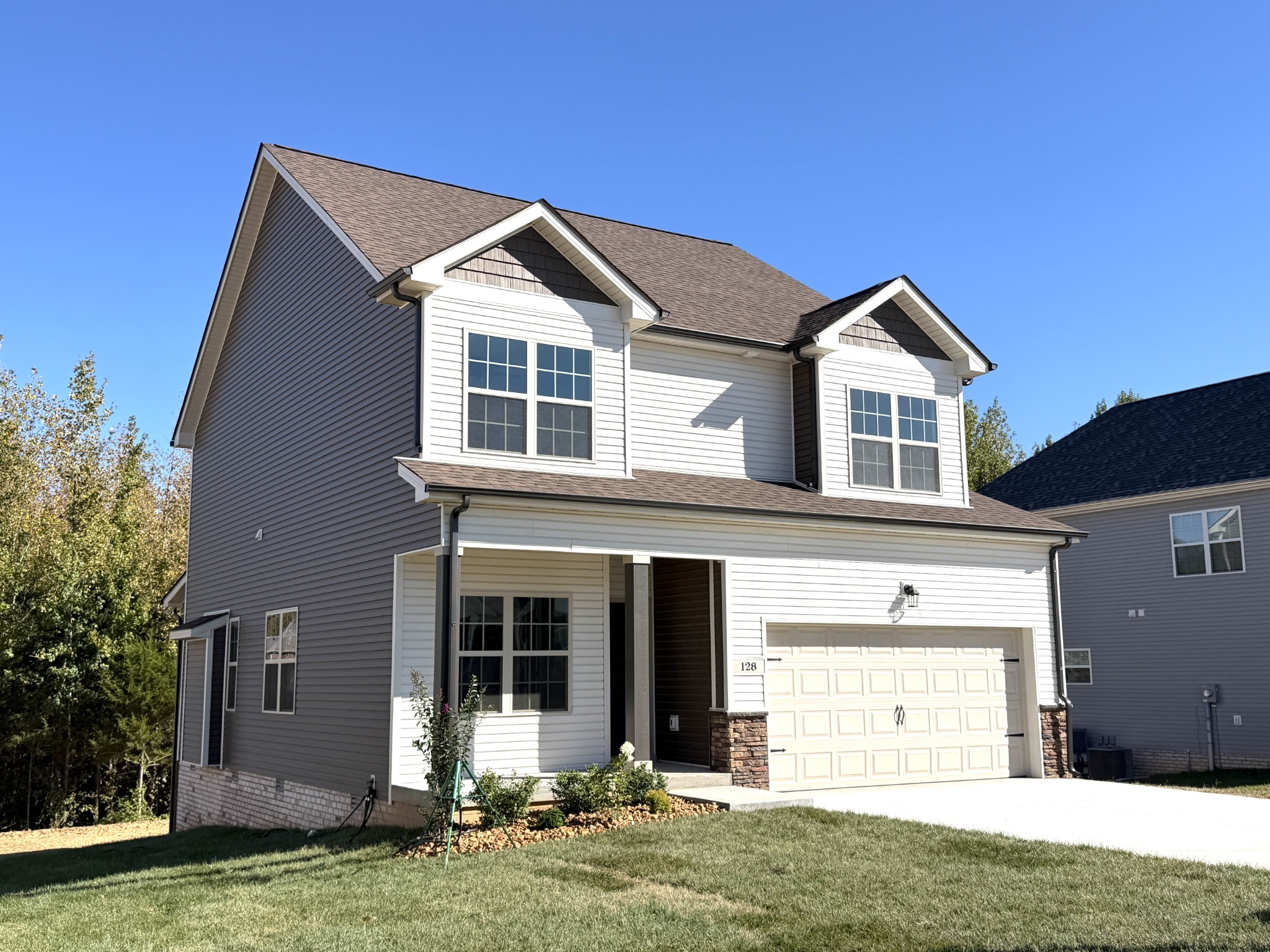 128 Hummingbird Way Clarksville, TN 37043 - Photo 1 of 27 Gallery Image 1