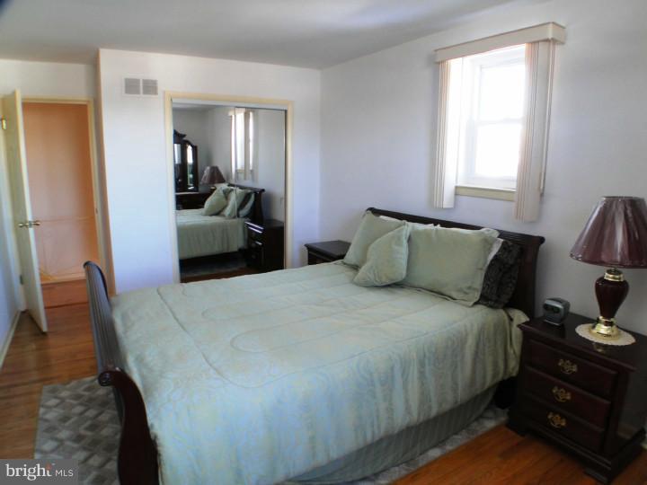 424 Rennard Street Philadelphia, PA 19116 - Photo 15 of 25 Bedroom 2