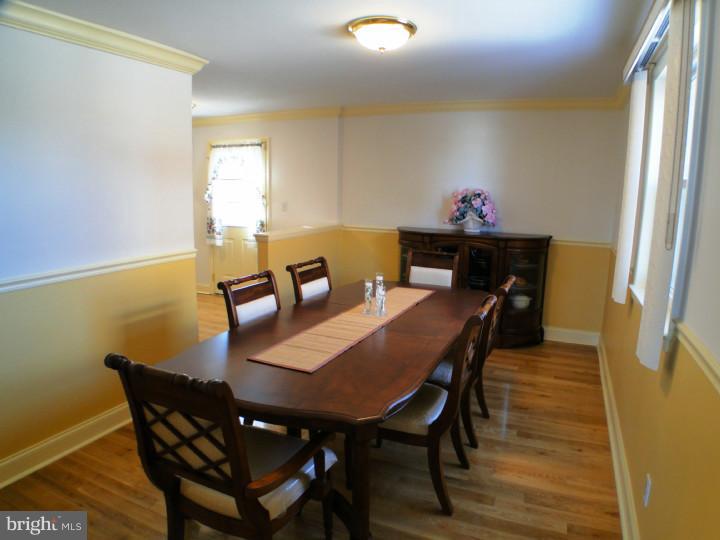 424 Rennard Street Philadelphia, PA 19116 - Photo 4 of 25 Dining Room