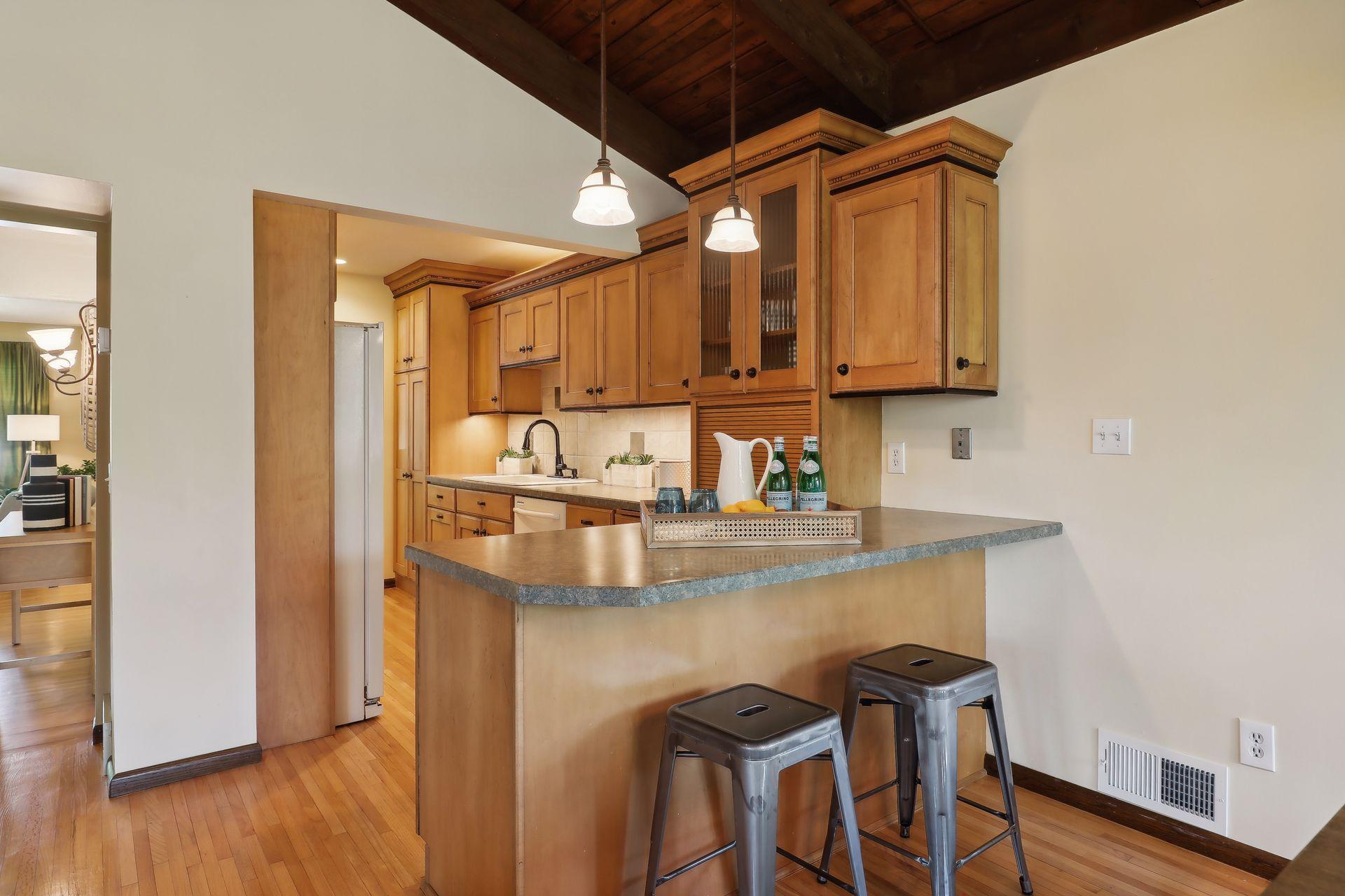8237 Harrison Road Bloomington, MN 55437 - Photo 13 of 36