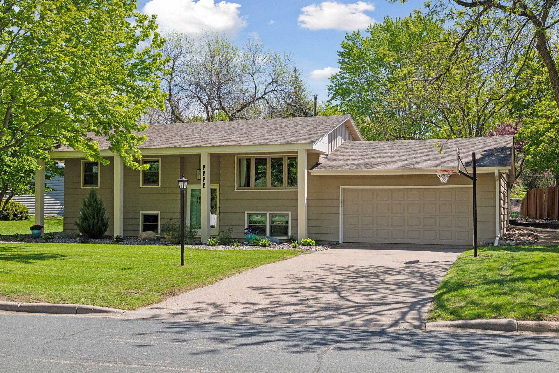 8237 Harrison Road Bloomington, MN 55437 - Photo 2 of 36