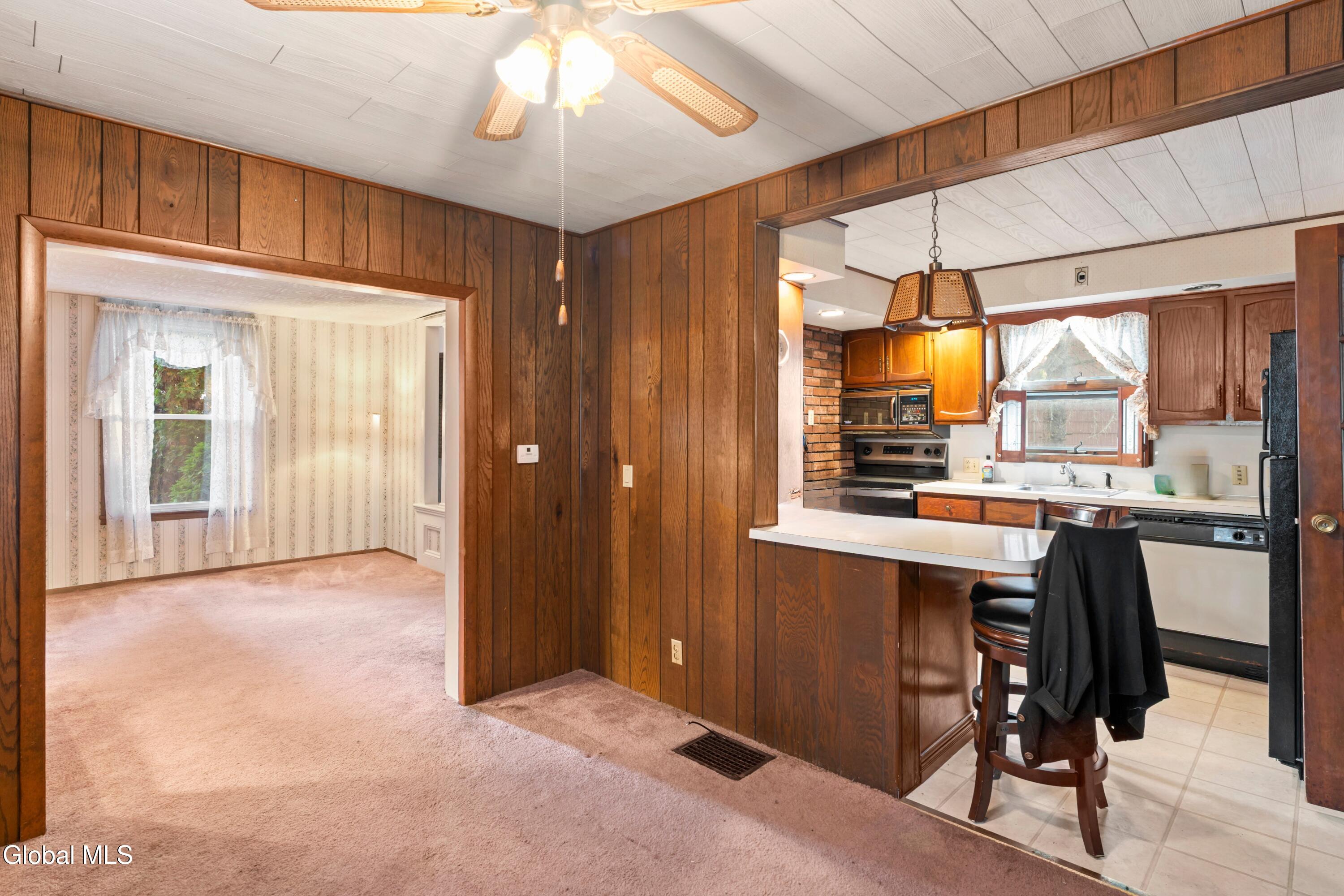 1925 Avenue B Schenectady, NY 12308 - Photo 4 of 22 dinning room