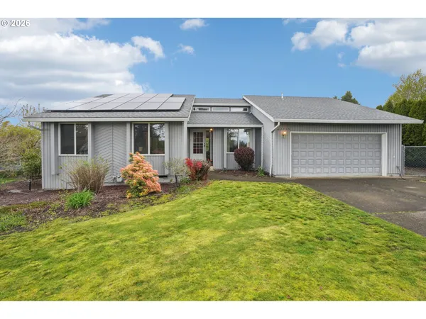 $600,000 | 22735 Southeast Naomi Drive, Damascus, OR 97089
