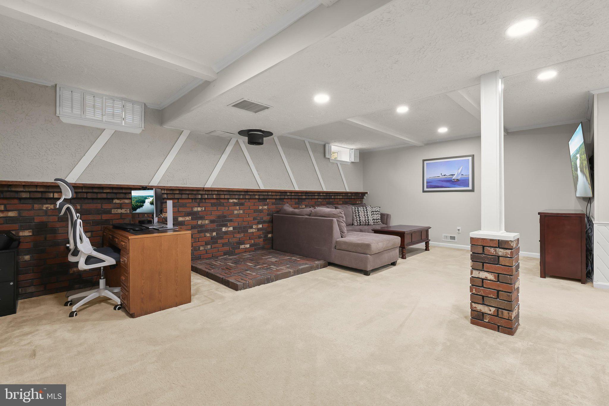 818 Uniontown Road Westminster, MD 21158 - Photo 24 of 38 Family Room