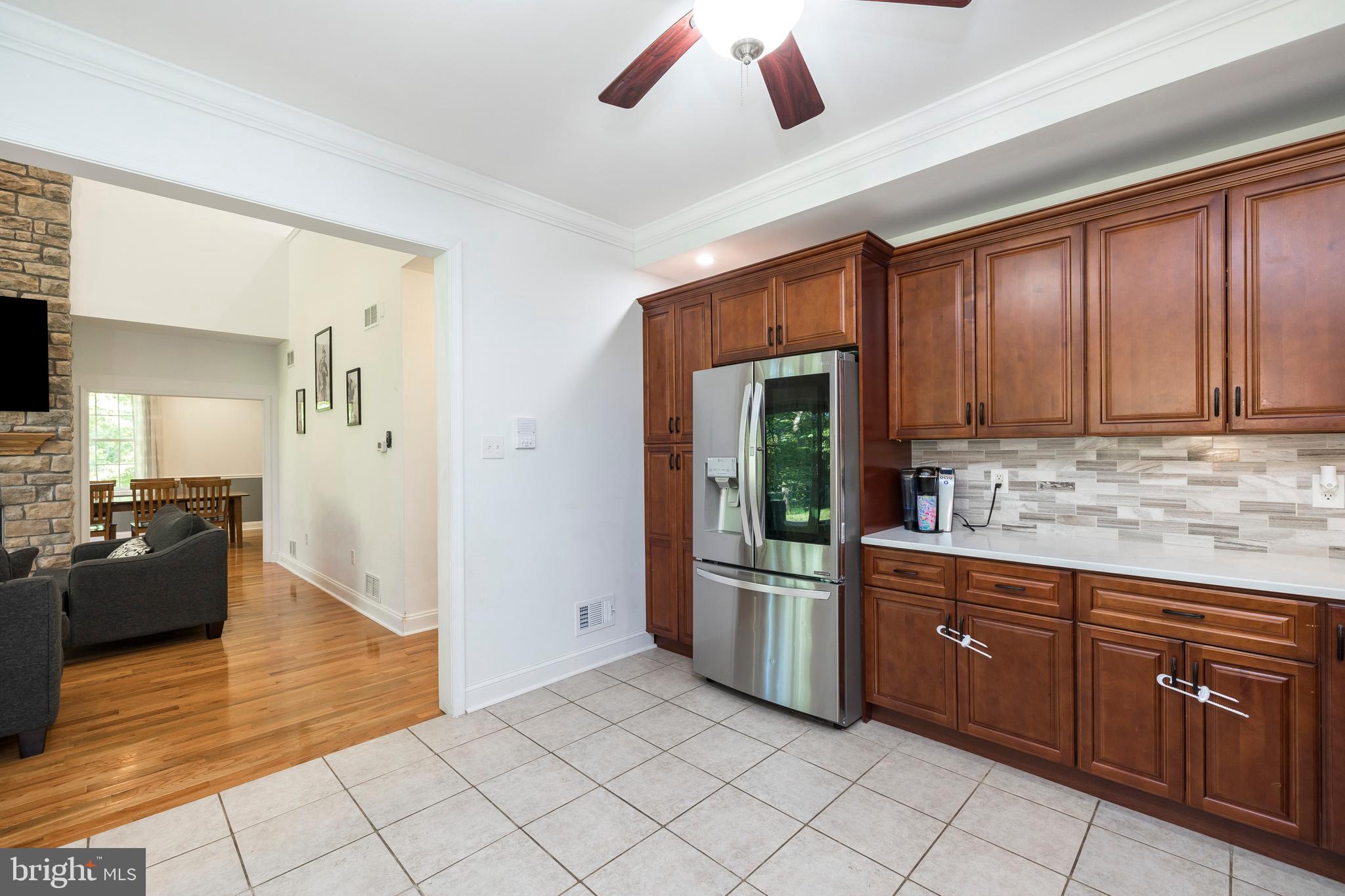1334 Burke Road West Chester, PA 19380 - Photo 25 of 55 Kirchen w/Marble Subway Tile backsplash