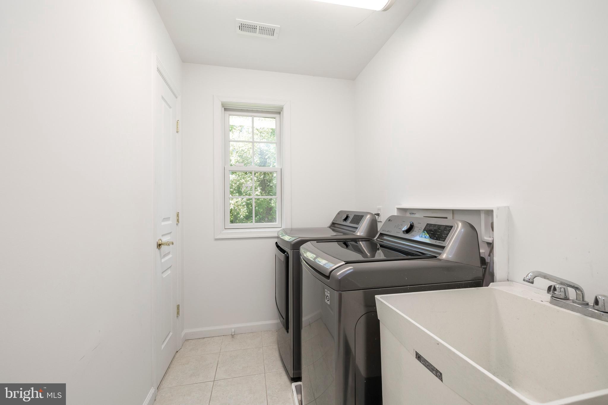 1334 Burke Road West Chester, PA 19380 - Photo 42 of 55 Laundry Room
